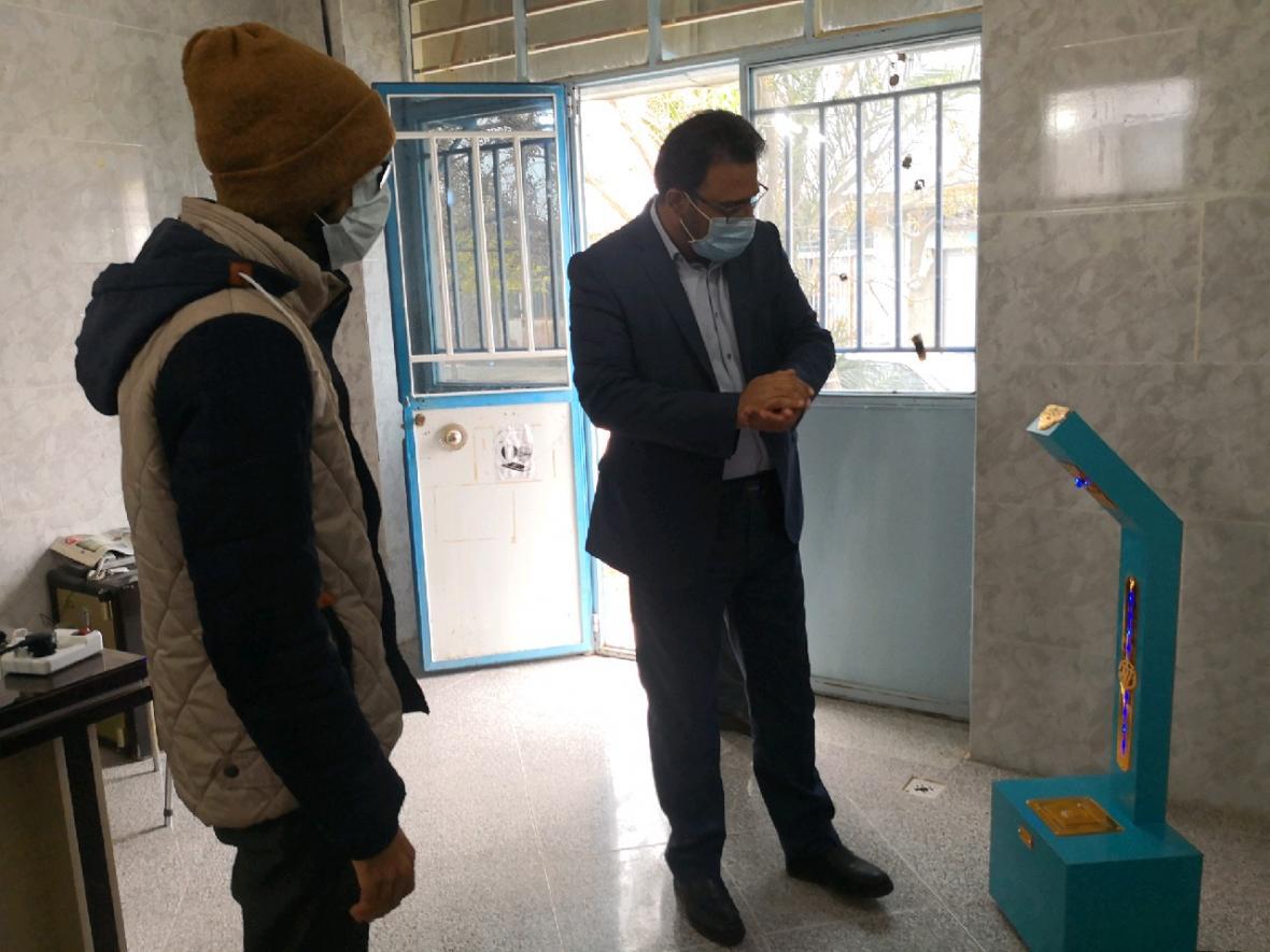 دستگاه پاشش الکترونیکی به همت جوانان فناور نهبندان تولید دستگاه پاشش الکترونیکی به همت جوانان فناور نهبندان فراوری شد
